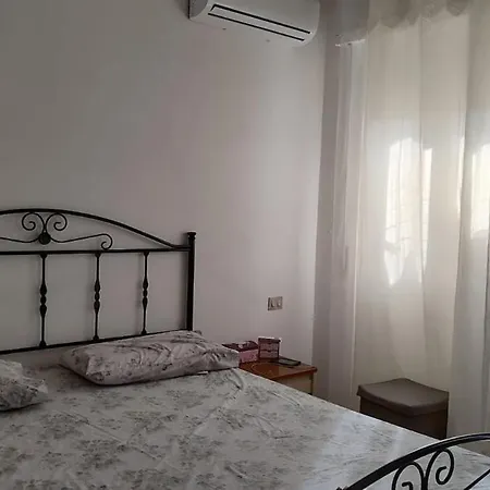 Natural Light Everywhere 2 Bedrooms Kitchen And Living Apartment